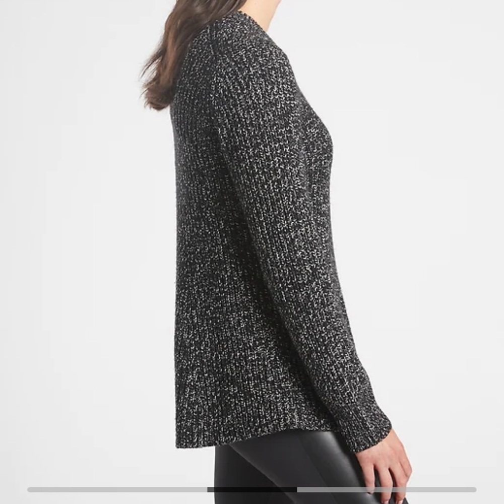Sierra crew sweater